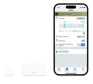 Los sensores inalámbricos de contacto Eve junto a un iPhone que muestra la app incluida con el historial y el estado actual de las puertas.