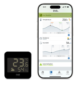 Station Eve Weather à côté d’un iPhone exécutant l’application Eve et affichant la température et le taux d’humidité, et d’une Apple Watch indiquant l’emplacement de la station Eve