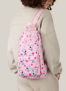 Herschel スヌーピー柄 リュック Herschel Heritage Shoulder Bag - スヌーピーチェリー
