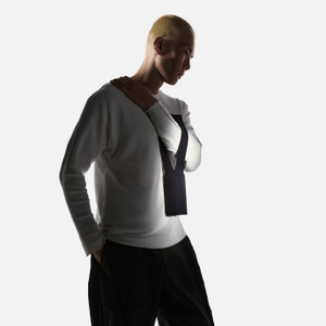 iPhone Pocket di Issey Miyake - Corta - Nero - Apple (IT)