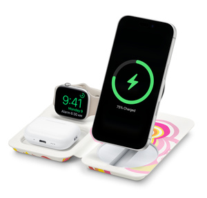 Nimble Fold 3-in-1 Wireless Travel Charger - ホワイト - Apple（日本）