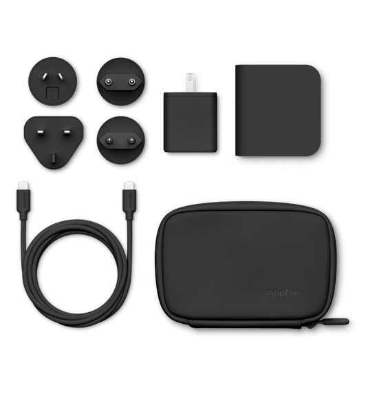 Contenido del kit, adaptadores en la parte superior izquierda, cable USB-C en la parte inferior izquierda, enchufe para pared y cargador 3 en 1 en la parte superior derecha, funda de viaje de alta calidad en la parte inferior derecha