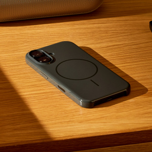 Beats iPhone 16 Plus Case with MagSafe – ミッドナイトブラック