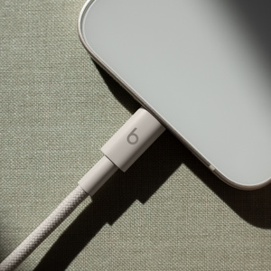 Beats USB-C to Lightning Woven Cable m – Surge Stone