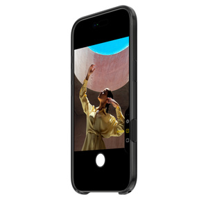 Vooraanzicht van iPhone Air-hoesje met MagSafe, kleur schaduw, doorzichtig hoesje, bevestigd op iPhone Air, hoesje bedekt alle randen, verhoogde Zijknop en verzonken Cameraregelaar