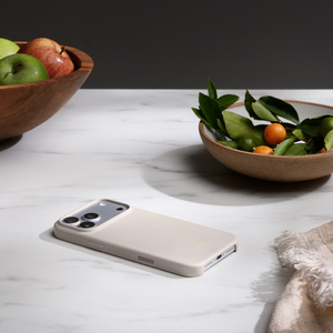 【美品】Beats iPhone17 ケース ライムストーン iPhone 17 Kickstand Phone Case with MagSafe and Camera Control