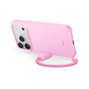 Beats Kickstand 護殼貼合在 iPhone 17 Pro，展示橫向的背面外觀，掛繩轉換器以磁力貼合在護殼側面，使 iPhone 可直立擺放