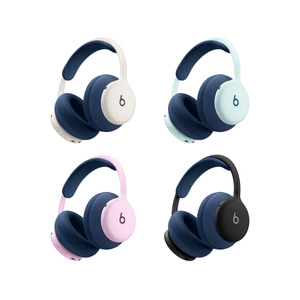 네이비 색상 Beats 360 Performance Knit 쿠션 키트가 각각 장착된 클라우드, 스카이, 핑크, 블랙 프레임
