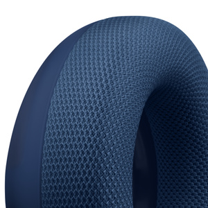 네이비 색상 Beats 360 Performance Knit 쿠션 키트의 메시 구조를 확대한 모습