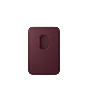 Un portafoglio MagSafe per iPhone in tessuto FineWoven borgogna (rosso scuro); si notano l’apertura cilindrica che rivela lo slot per inserire le carte all’interno e le cuciture lungo i bordi