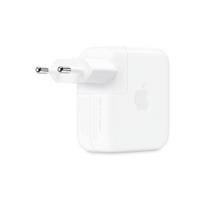 Parte de trás do adaptador de energia USB-C branco, com pinos dobráveis, plugue removível, logotipo da Apple no centro da lateral, formato quadrado e bordas arredondadas