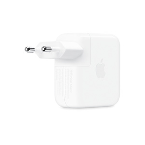 USB-C 전원 어댑터, 뒷면 외관, 화이트 색상, 접을 수 있는 단자, 탈착식 콘센트 플러그, 측면 중앙의 Apple 로고, 정사각형 형태, 둥근 모서리