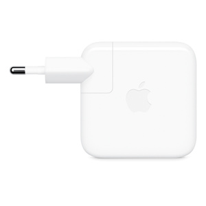 USB-C 전원 어댑터, 옆면 외관, 화이트 색상, 정사각형 형태, 둥근 모서리, 접을 수 있는 단자, 탈착식 콘센트 플러그, 중앙의 Apple 로고