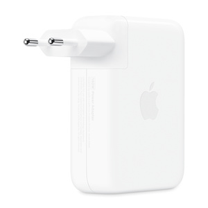 Parte de trás do adaptador de energia USB-C branco, com pinos dobráveis, plugue removível, logotipo da Apple no centro da lateral, formato retangular e bordas arredondadas