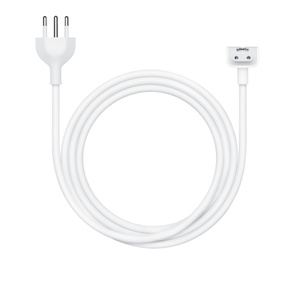 Cabo de extensão para adaptador de energia branco com conector de tomada, conector para adaptador USB-C e cabo enrolado