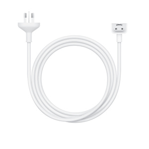 白色电源适配器延长线缆，展示插座接头、USB-C 适配器接头、带外层包裹的线缆。