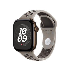 Bracelet sport Nike, gris asphalte (gris pâle sur le dessus, gris foncé en-dessous, motif subtil aux formes organiques), en caoutchouc perforé, trous d’ajustement centrés, fermoir à clou et passant (clou argent), logo Run Swoosh de Nike gravé