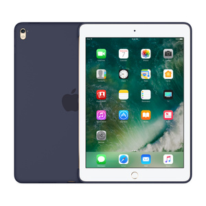 9.7インチiPad Pro用シリコーンケース - ミッドナイトブルー - Apple