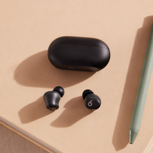 Beats Solo Buds ワイヤレスイヤフォン – マットブラック - Apple（日本）