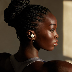 Beats Solo Buds ワイヤレスイヤフォン – ストームグレイ