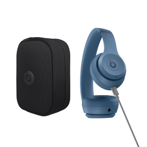 Gewebte Tragetasche, Beats Solo 4 Kopfhörer in Schieferblau, USB-C Kabel.