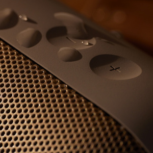 Bovenaanzicht van de Beats Pill-speaker met Bluetooth® in de kleur bruisend goud. 