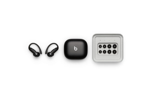 Powerbeats Pro 2 Kopfhörer und Zubehör.