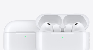 AirPods: AirPods 4 e estojo de recarga, fechado; AirPods Pro 3 e estojo de recarga, aberto, com fones de ouvido sem fio dentro