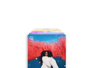 Apple Music Werbeaktion, drei Karten mit Album-Covern in einem geschichteten Fächerarrangement