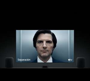 Apple TV 4K, dos altavoces HomePod, televisor de pantalla plana