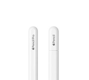 Apple Pencil Pro, gerundetes Ende, Gravur lautet „Apple Pencil Pro“, das Wort Apple wird durch ein Apple Logo dargestellt, Apple Pencil (USB-C), Gravur der Kappe am Ende lautet „Apple Pencil“, das Wort Apple wird durch ein Apple Logo dargestellt