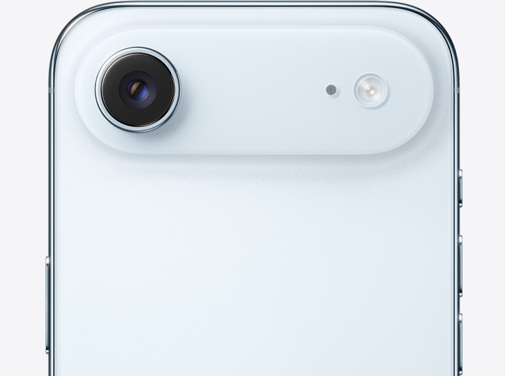 iPhone Air, Farbe Himmelblau, Rückseite, Rahmen Silber, oben gerundete Ecken, Fusion Kamera-System, ein Objektiv, Mikrofon und Blitz