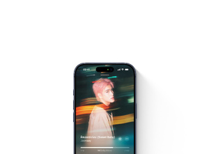 iPhone, แอป Apple Music บนหน้าจอ, ปกอัลบั้มแบบเต็มหน้าจอ, ตัวควบคุมการเล่น