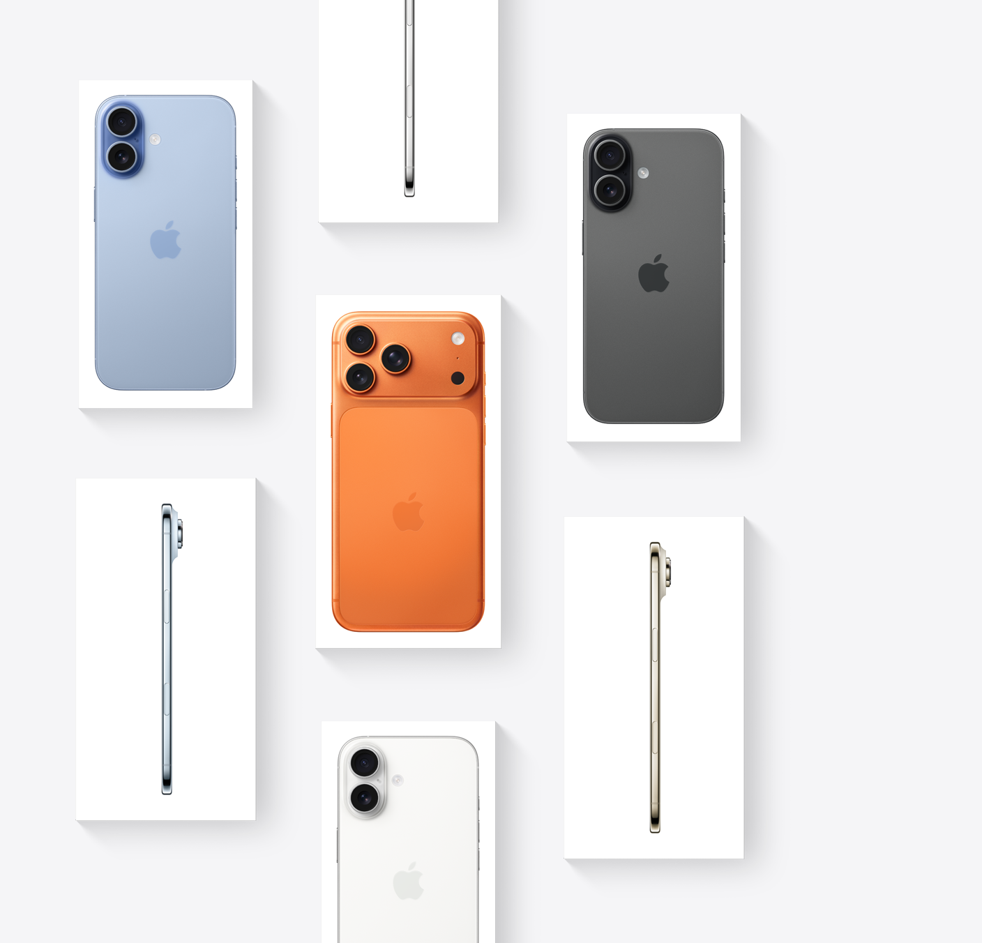 多款 iPhone 置于新包装盒内，包装盒顶部外观展示 iPhone 17 Pro 和 iPhone 17，以及展示超纤薄钛金属侧面外观的 iPhone Air。