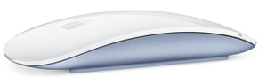 Magic Mouse i blå, med hvit overflate og finish av aluminium i farge som matcher iMacen.