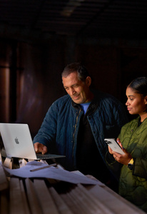 美品★iPhone13✡128GB★ホワイト 交換後ほぼ未使用 極美品 iPhone13 SIMフリー 128GB ホワイト