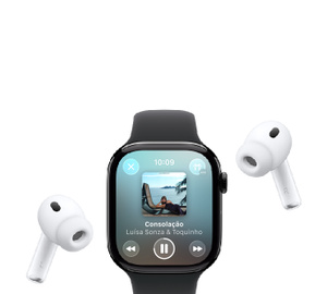 Apple Watch com pulseira esportiva, tela de reprodução do Apple Music com capa do álbum e controles de reprodução; fones de ouvido sem fio AirPods Pro