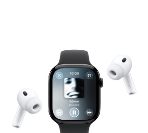 Apple Watch con correa deportiva, pantalla de Ahora suena de Apple Music, la portada de un álbum y controles de reproducción, y unos audífonos inalámbricos AirPods Pro