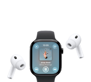 Apple Watch avec bracelet sport, écran À l’écoute de l’app Musique, couverture d’album, commandes de lecture; écouteurs sans fil AirPods Pro