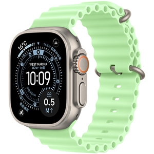Apple Watch Ultra 3、49mmナチュラルチタニウムケースとグリーンオーシャンバンド