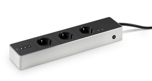 Trojzásuvka Eve Energy Strip s podporou Apple HomeKitu umožňuje individuálně ovládat tři připojená zařízení.