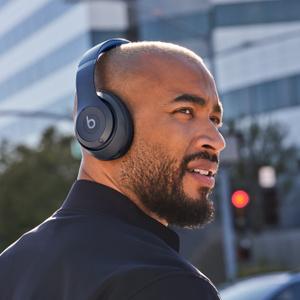 Beats Studio Pro Wireless Headphones — Navy - Apple (IN)