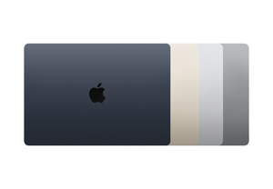 MacBook Air 15 pouces, face supérieure, finitions disponibles : minuit, lumière stellaire, argent et gris sidéral