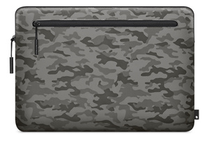 Incase Compact Sleeve in Flight Nylon for 16インチおよび15インチMacBook Pro