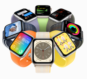 Apple&nbsp;Watches arranged in a circle.